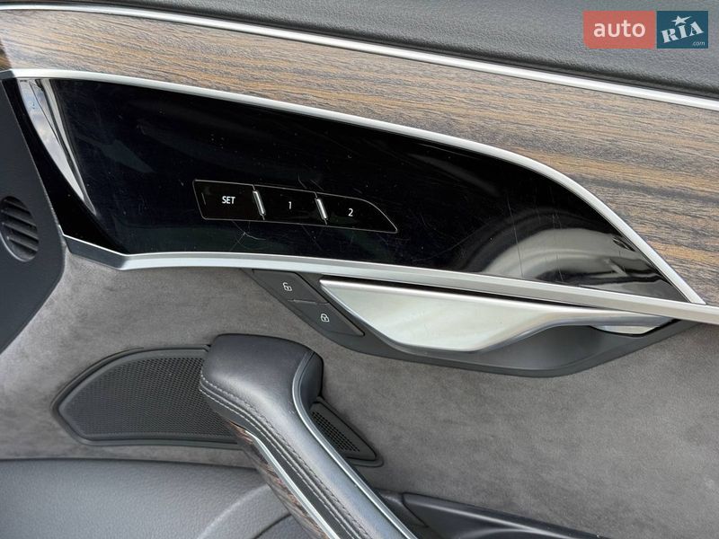Седан Audi A8 2020 в Хмельницькому