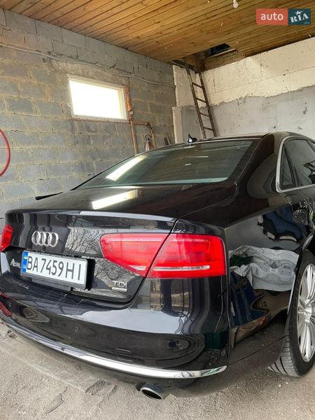Седан Audi A8 2013 в Кропивницком