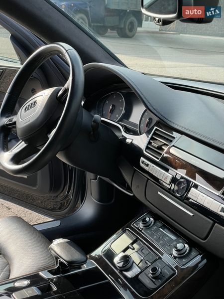 Седан Audi A8 2013 в Кропивницком