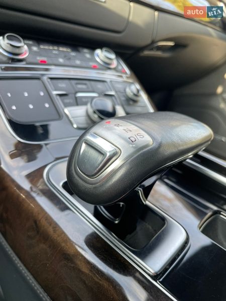 Седан Audi A8 2013 в Кропивницком