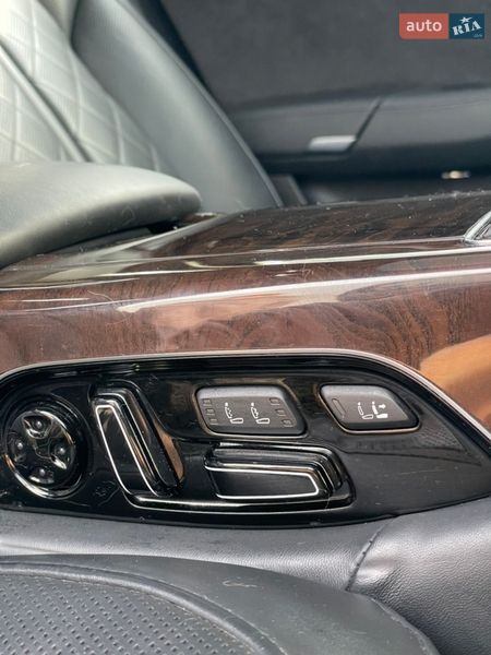Седан Audi A8 2013 в Кропивницком
