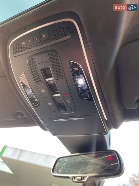 Седан Audi A8 2013 в Кропивницком