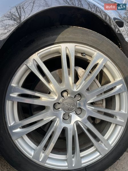 Седан Audi A8 2013 в Кропивницком