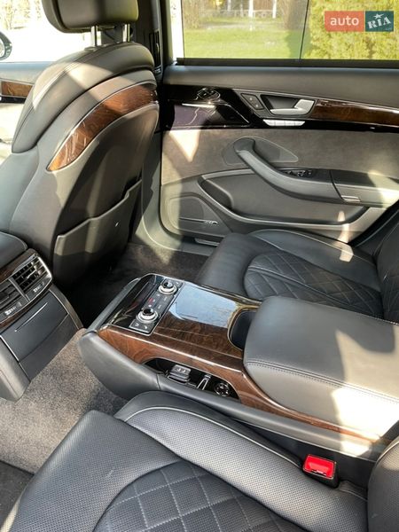 Седан Audi A8 2013 в Кропивницком