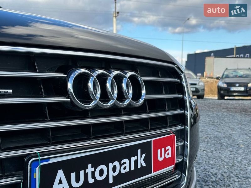 Седан Audi A8 2017 в Львове
