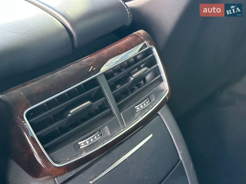 Седан Audi A8 2017 в Львове