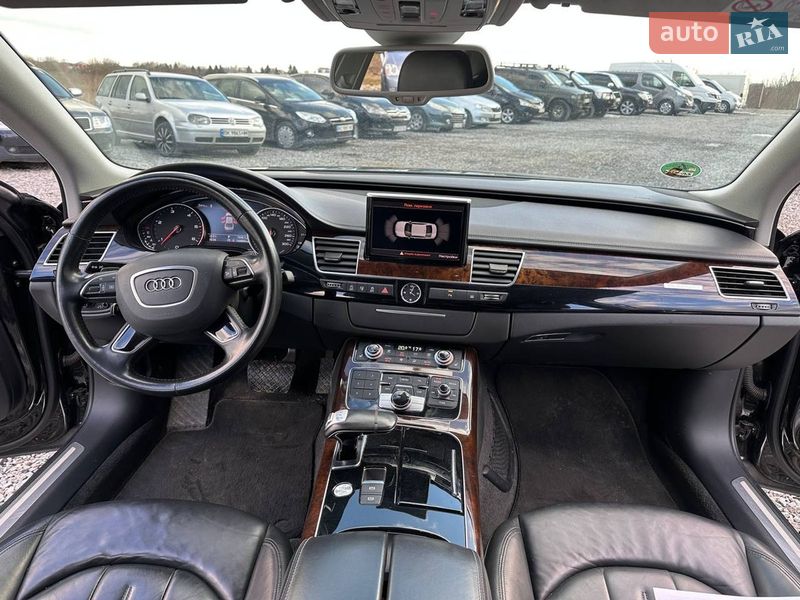 Седан Audi A8 2017 в Львове