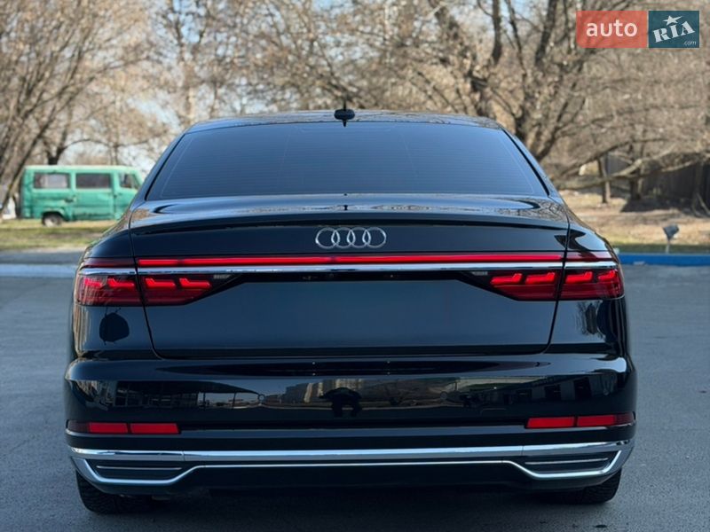 Седан Audi A8 2018 в Києві