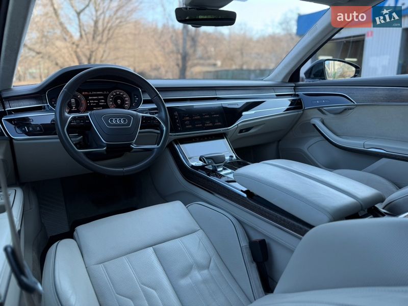 Седан Audi A8 2018 в Києві
