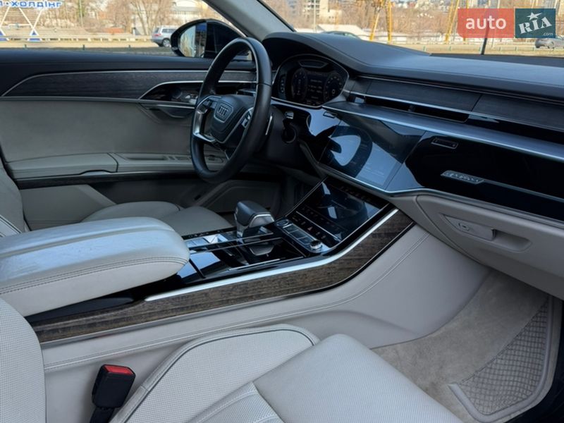 Седан Audi A8 2018 в Києві