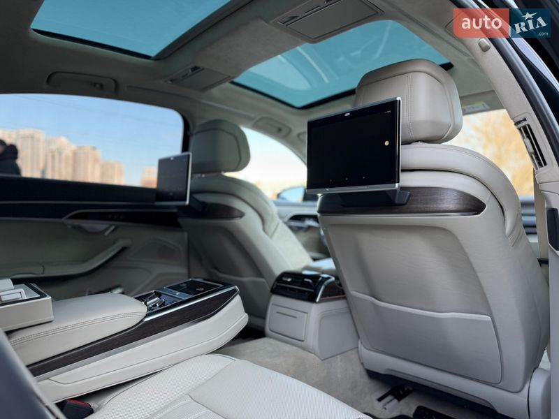 Седан Audi A8 2018 в Києві