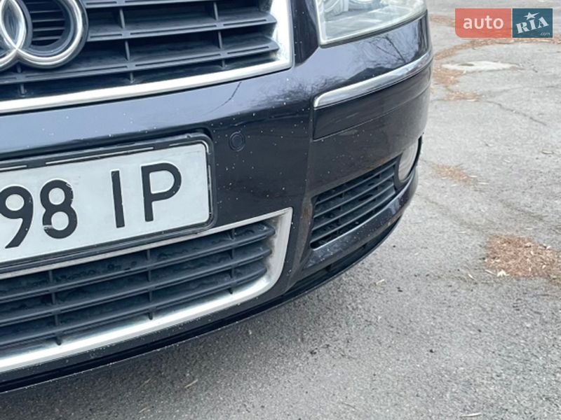 Седан Audi A8 2004 в Днепре
