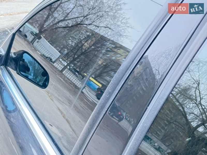 Седан Audi A8 2004 в Днепре