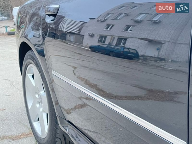 Седан Audi A8 2004 в Днепре