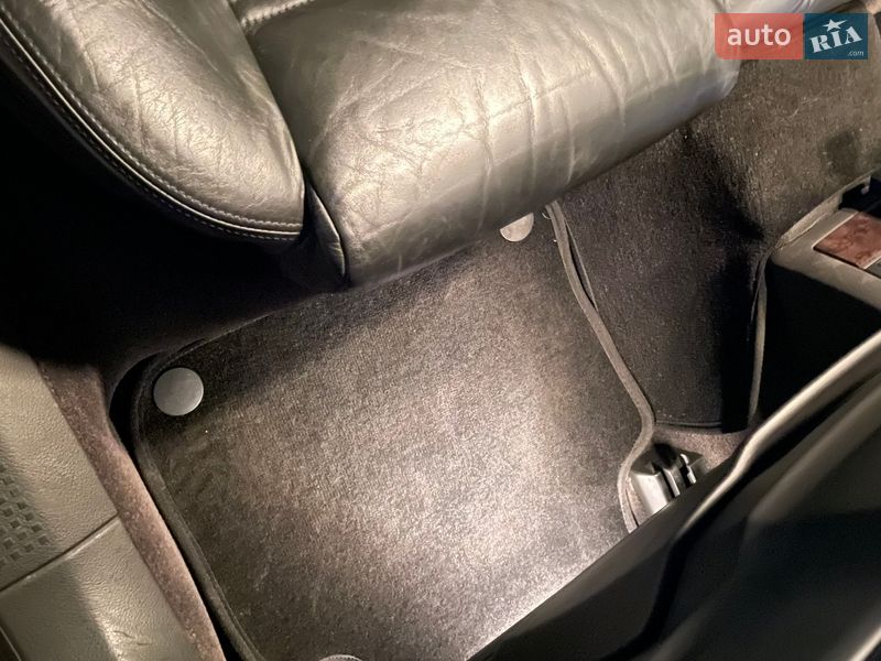 Седан Audi A8 2004 в Днепре