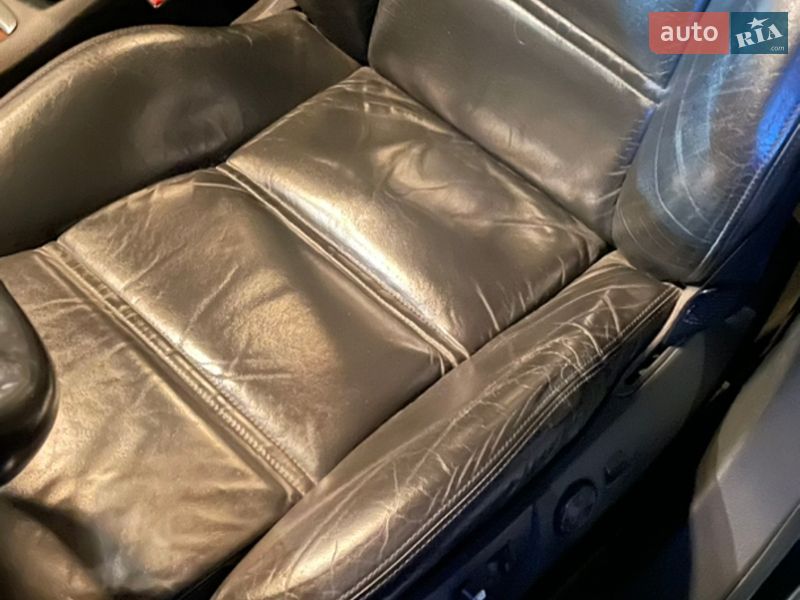 Седан Audi A8 2004 в Днепре