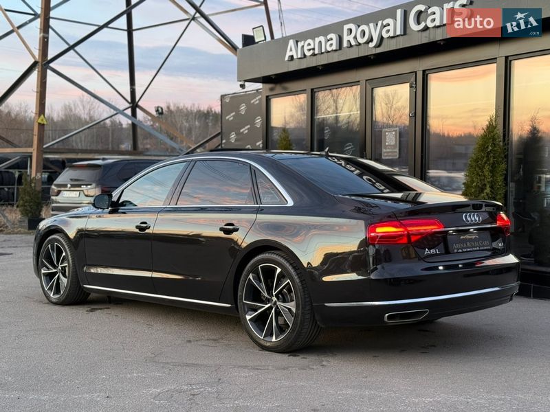 Седан Audi A8 2017 в Харкові
