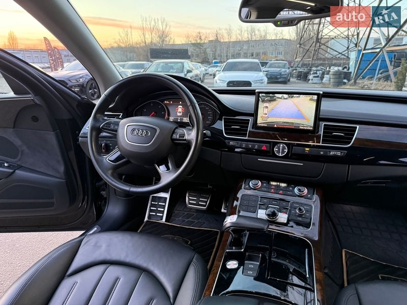 Седан Audi A8 2017 в Харкові