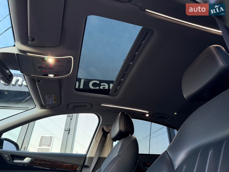 Седан Audi A8 2017 в Харкові