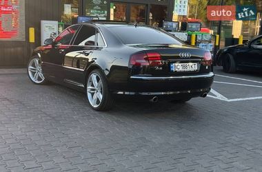 Седан Audi A8 2006 в Жовкве