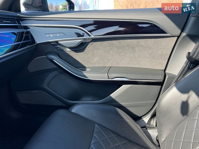 Седан Audi A8 2019 в Полтаве