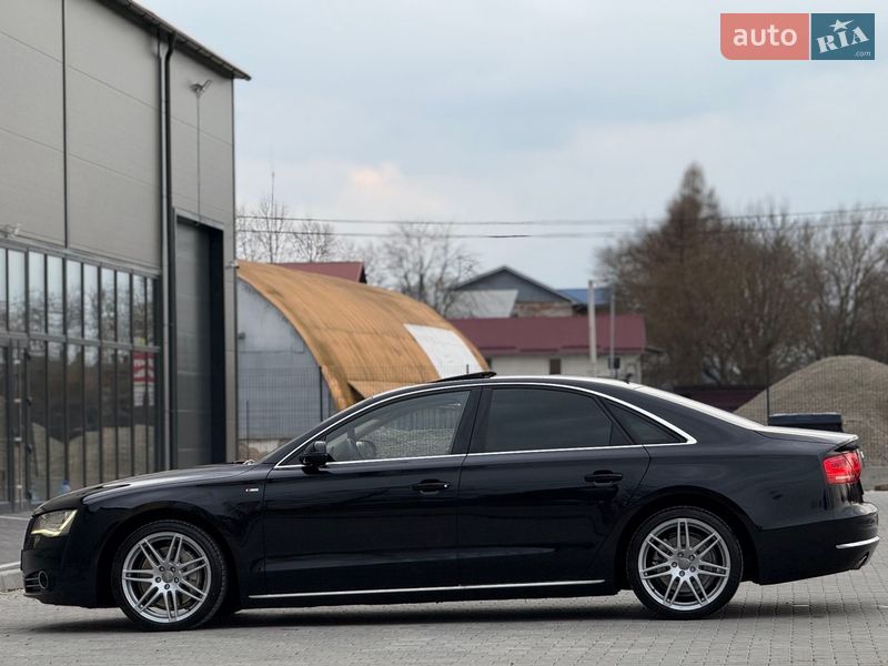 Седан Audi A8 2011 в Ивано-Франковске