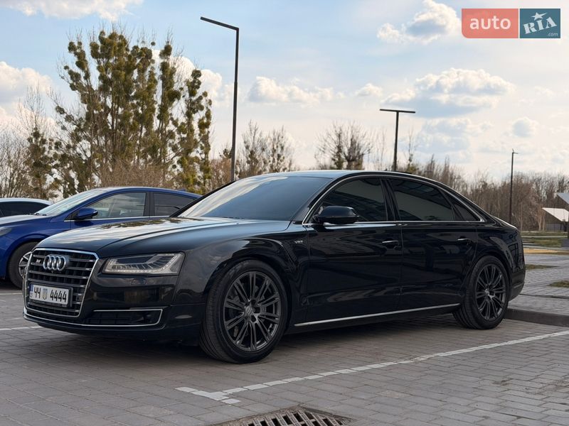 Седан Audi A8 2015 в Луцьку