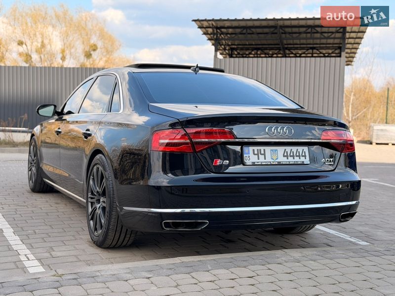 Седан Audi A8 2015 в Луцьку