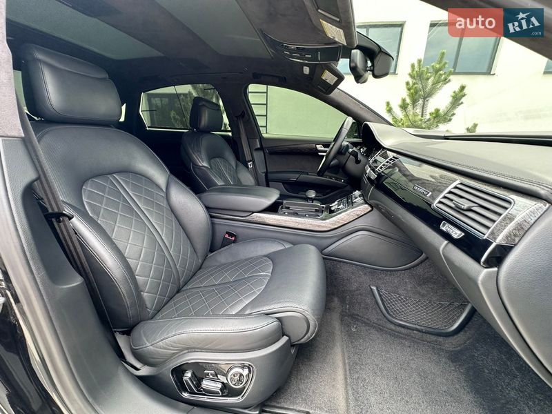 Седан Audi A8 2015 в Луцьку