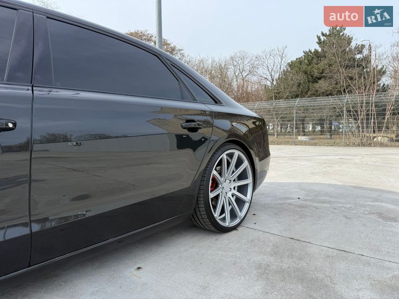 Седан Audi A8 2012 в Николаеве