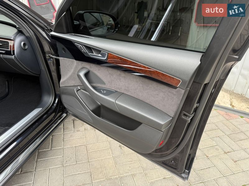 Седан Audi A8 2012 в Николаеве