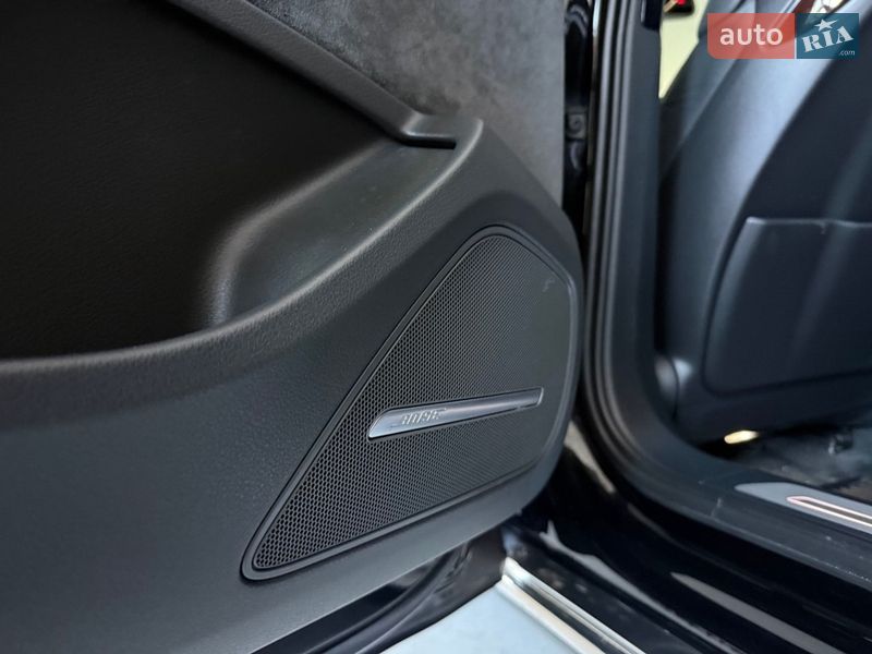 Седан Audi A8 2014 в Полтаві