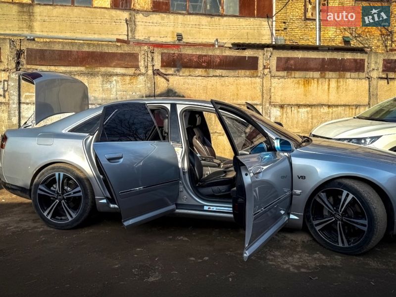 Седан Audi A8 2006 в Киеве