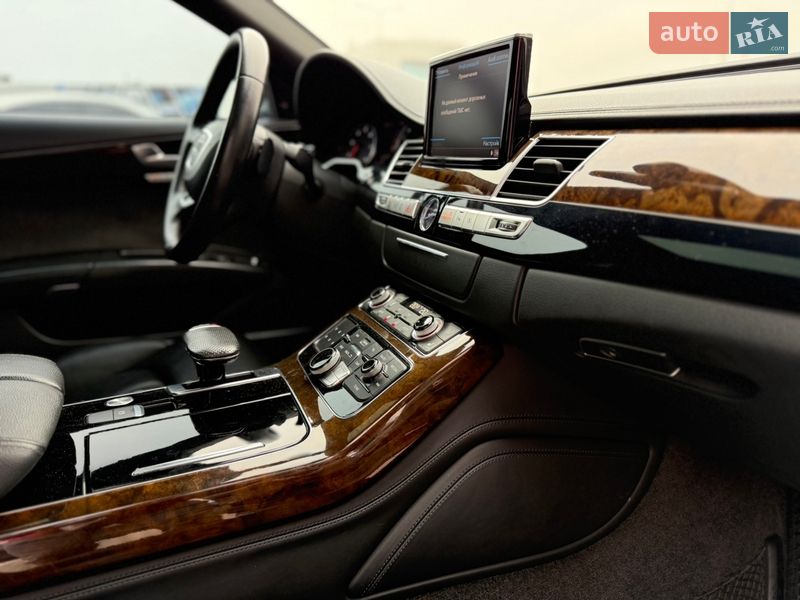 Седан Audi A8 2014 в Киеве