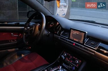 Седан Audi A8 2005 в Микуличині