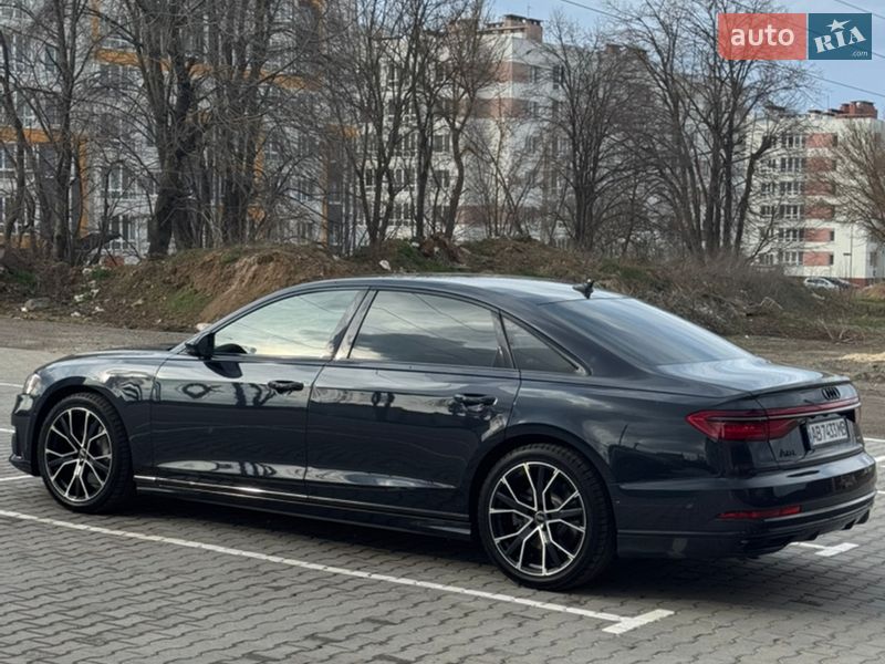 Седан Audi A8 2021 в Виннице