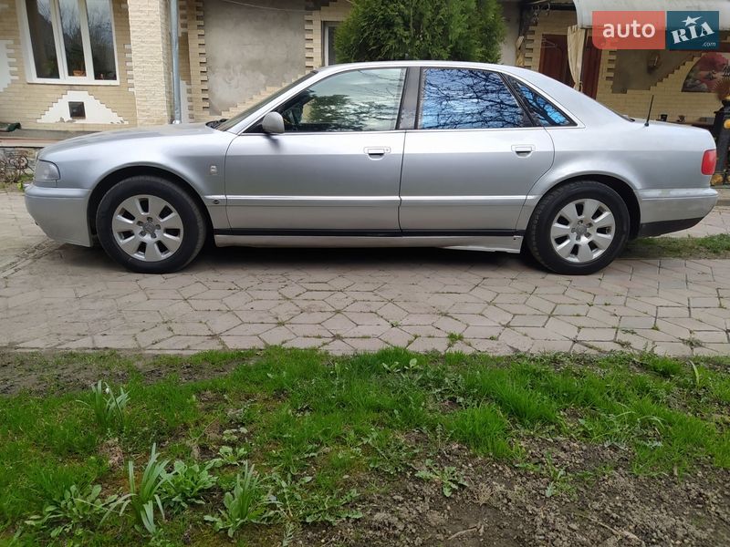 Седан Audi A8 1997 в Черновцах