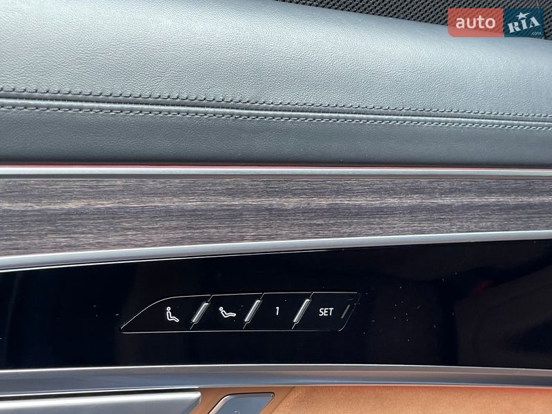 Седан Audi A8 2021 в Києві