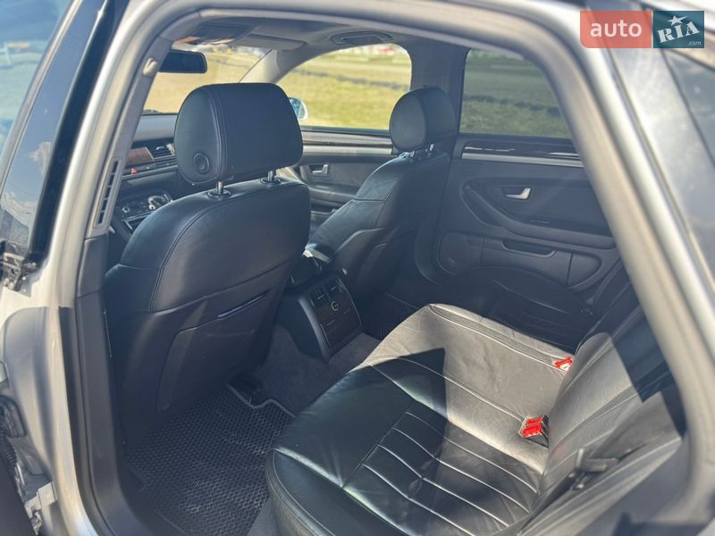 Седан Audi A8 2007 в Львові
