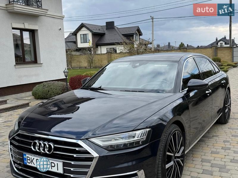 Седан Audi A8 2019 в Львове