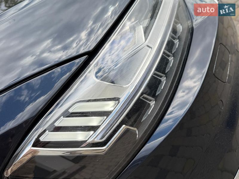 Седан Audi A8 2019 в Львове