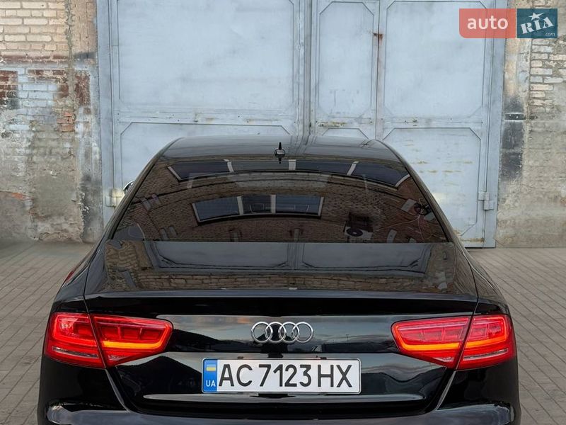 Седан Audi A8 2010 в Луцьку