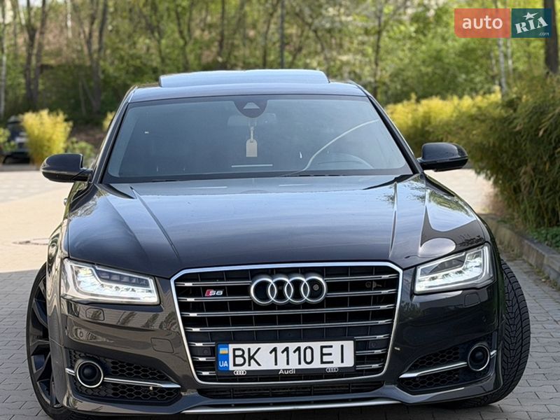 Седан Audi A8 2014 в Ровно