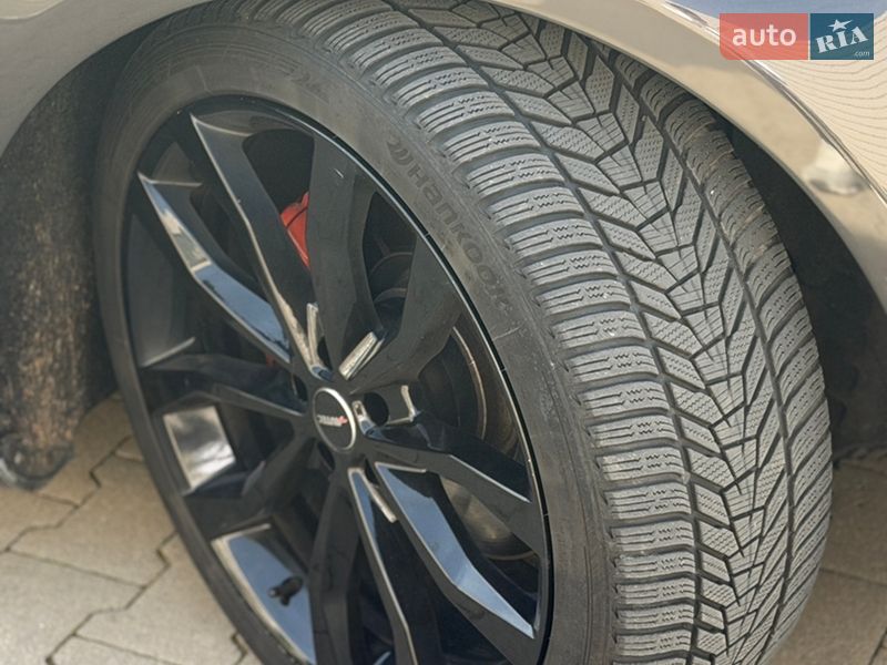 Седан Audi A8 2014 в Ровно