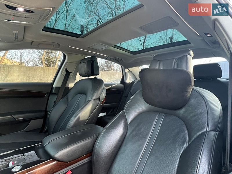 Седан Audi A8 2013 в Костополе