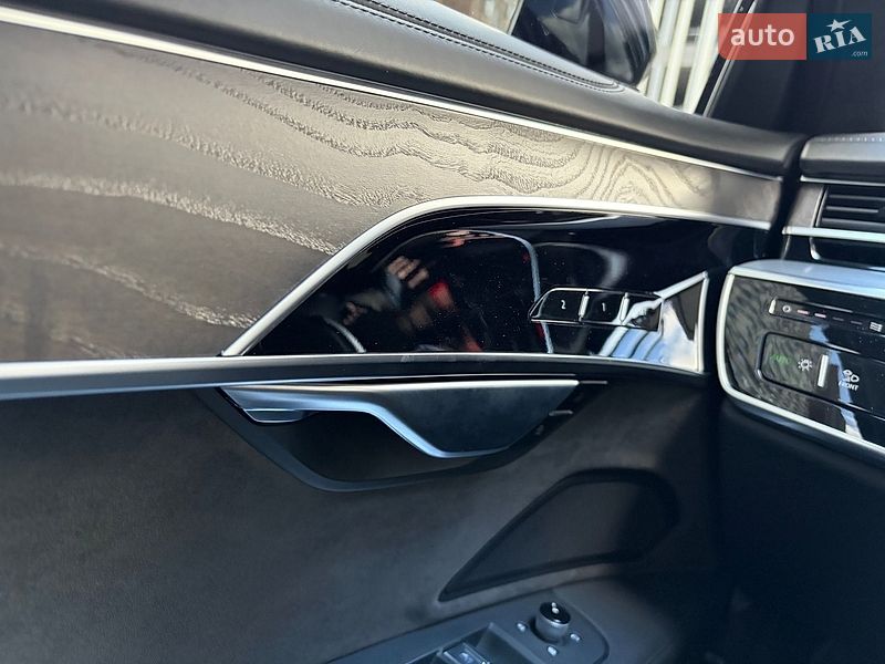 Седан Audi A8 2020 в Києві