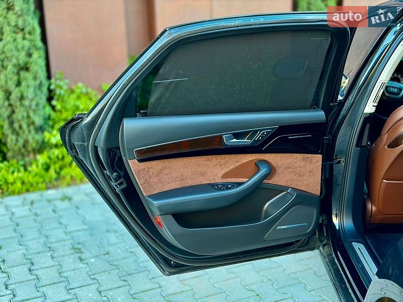 Седан Audi A8 2014 в Черновцах