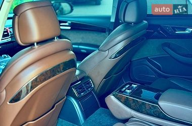 Седан Audi A8 2014 в Черновцах