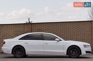 Седан Audi A8 2016 в Кривом Роге