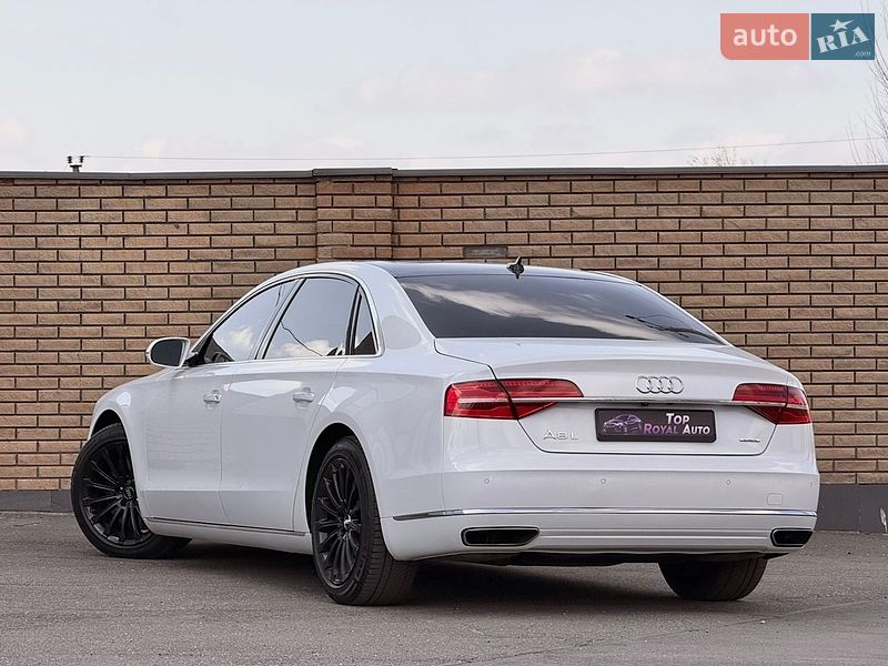 Седан Audi A8 2016 в Кривом Роге